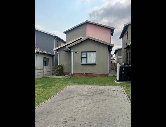 3 BEDROOM SECTIONAL TITLE FOR SALE IN NOORDWYK